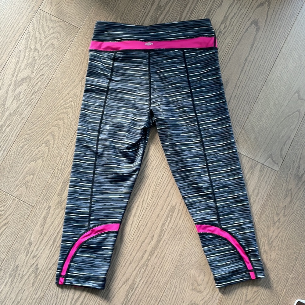 Inner Spirit Gray Striped Cropped Leggings Workout Pants Size PXS - Picture 5 of 6